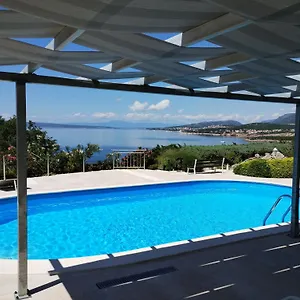 villa-marlin.primorje-gorskikotar.com/