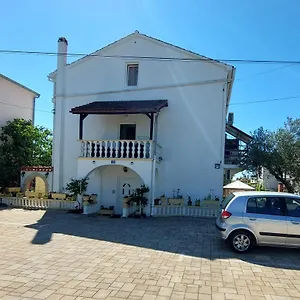 https://villa-vilma.hotelinzadar.com
