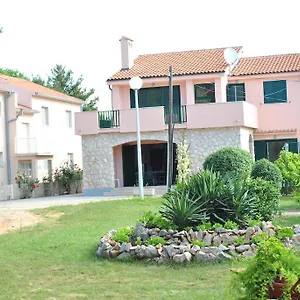 apartments-sunny-punta.hotelinzadar.com/